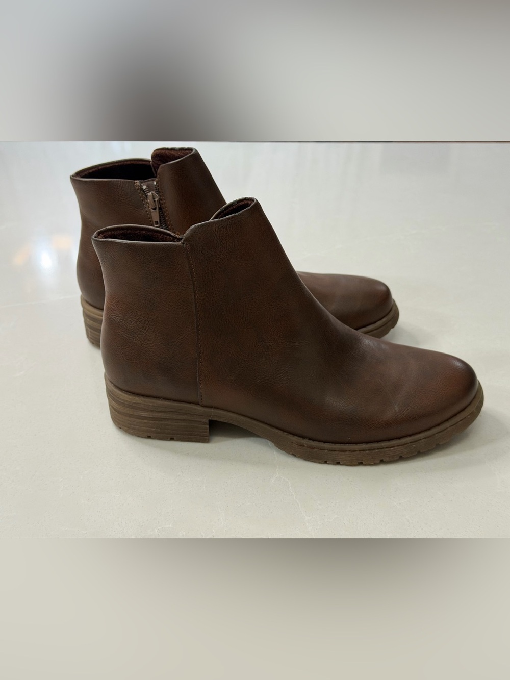 b.o.c. Chesney Brown Faux Leather Ankle Boots 10M Side Zip Comfort Booties